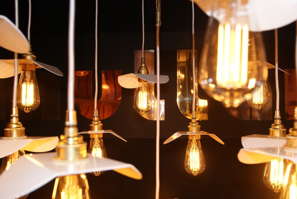 Pool table lights: How to light up your Jasper Gold & Ivory Table Lamp